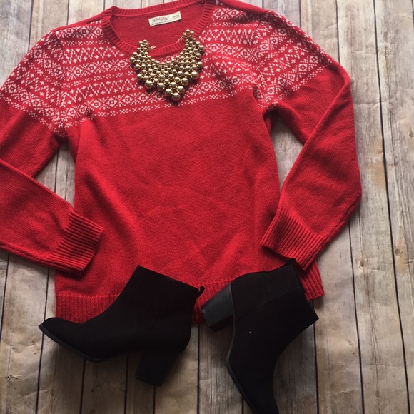 Red & white cozy holiday layering sweater - Picture 2 of 8